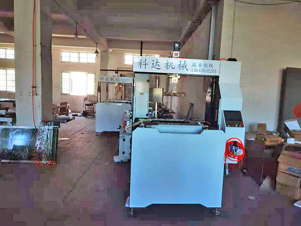 自動調模成型機應該如何操作? 自動調模成型機應該如何操作?